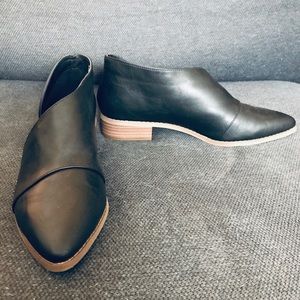 NWT Adorable Black Wenda Booties 9 1/2